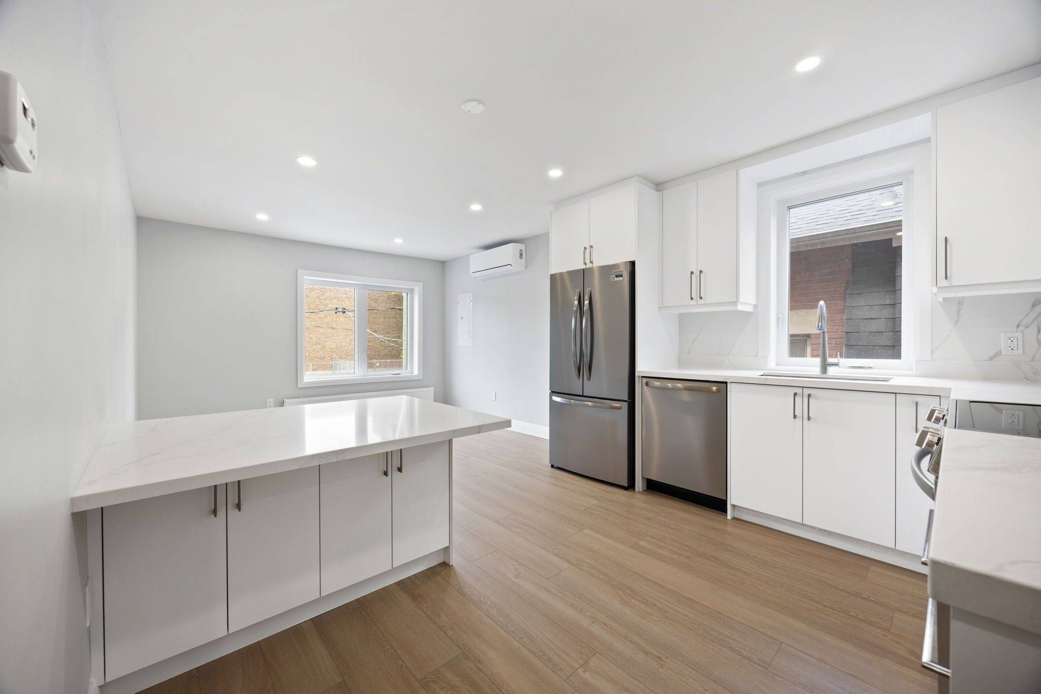 Toronto C03, ON M6E 3N9,1731 Dufferin ST #Unit 3