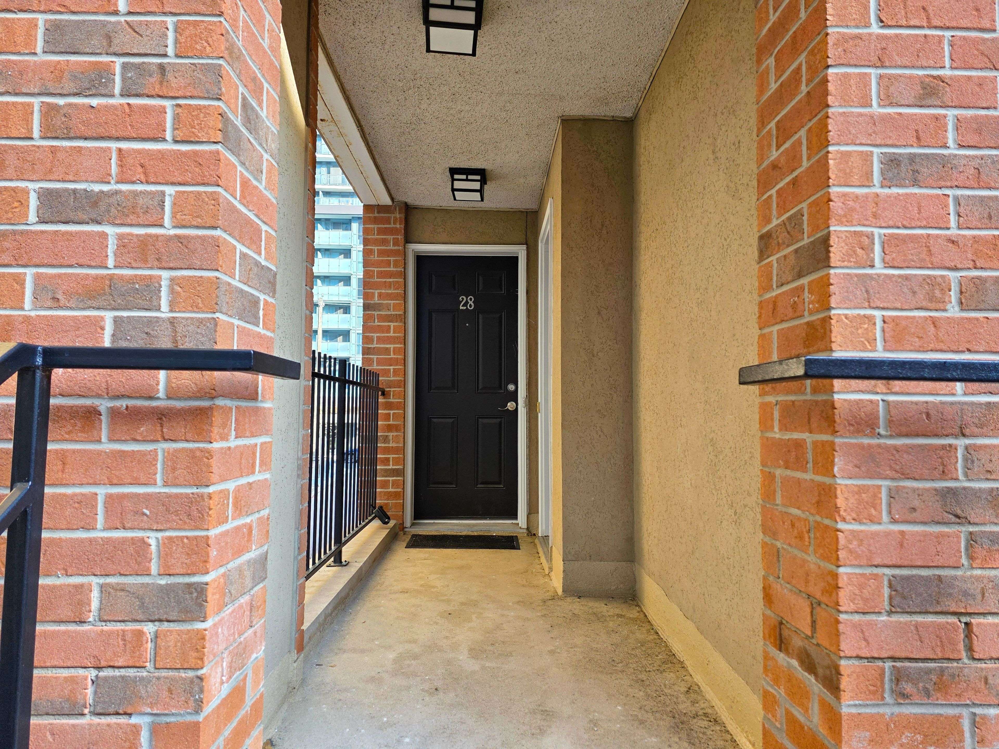 Toronto C10, ON M4S 2J7,108 Redpath AVE #28