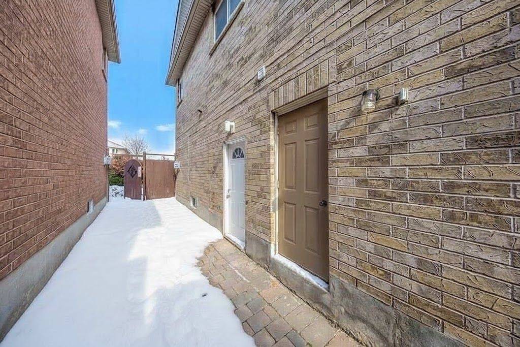 Vaughan, ON L4H 2S8,150 Maria Antonia RD