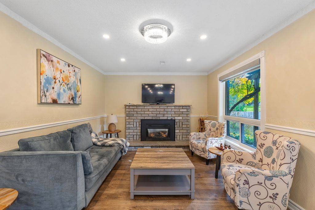 East Gwillimbury, ON L9N 1E6,17 Beckett AVE #Lower