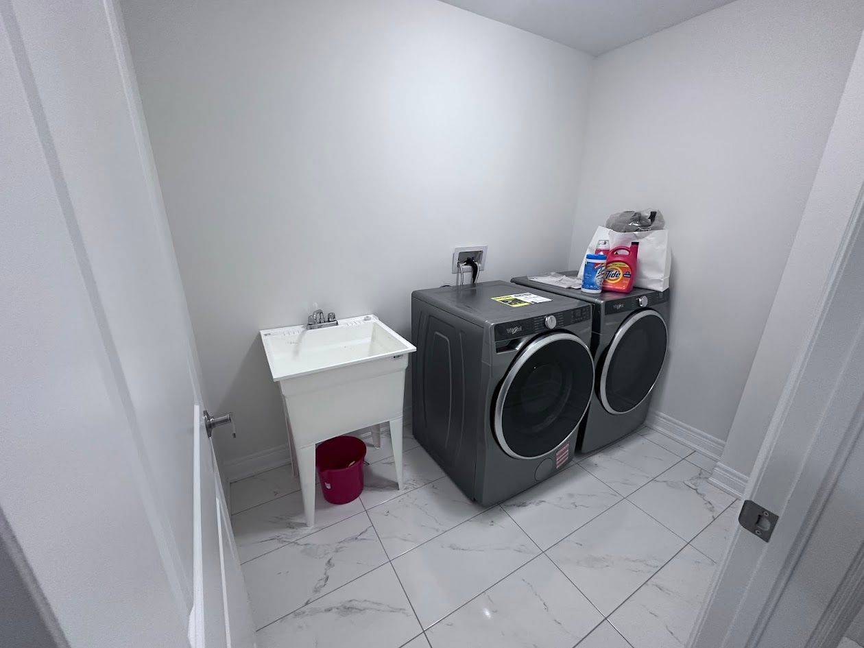 Markham, ON L6C 3N4,555 Vine Cliff BLVD