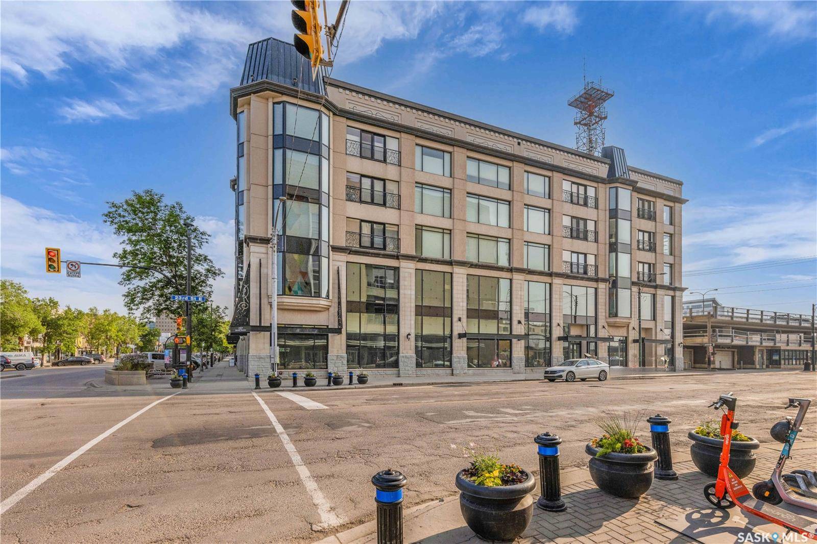 Saskatoon, SK S7K 2A9,157 2nd AVENUE N #504