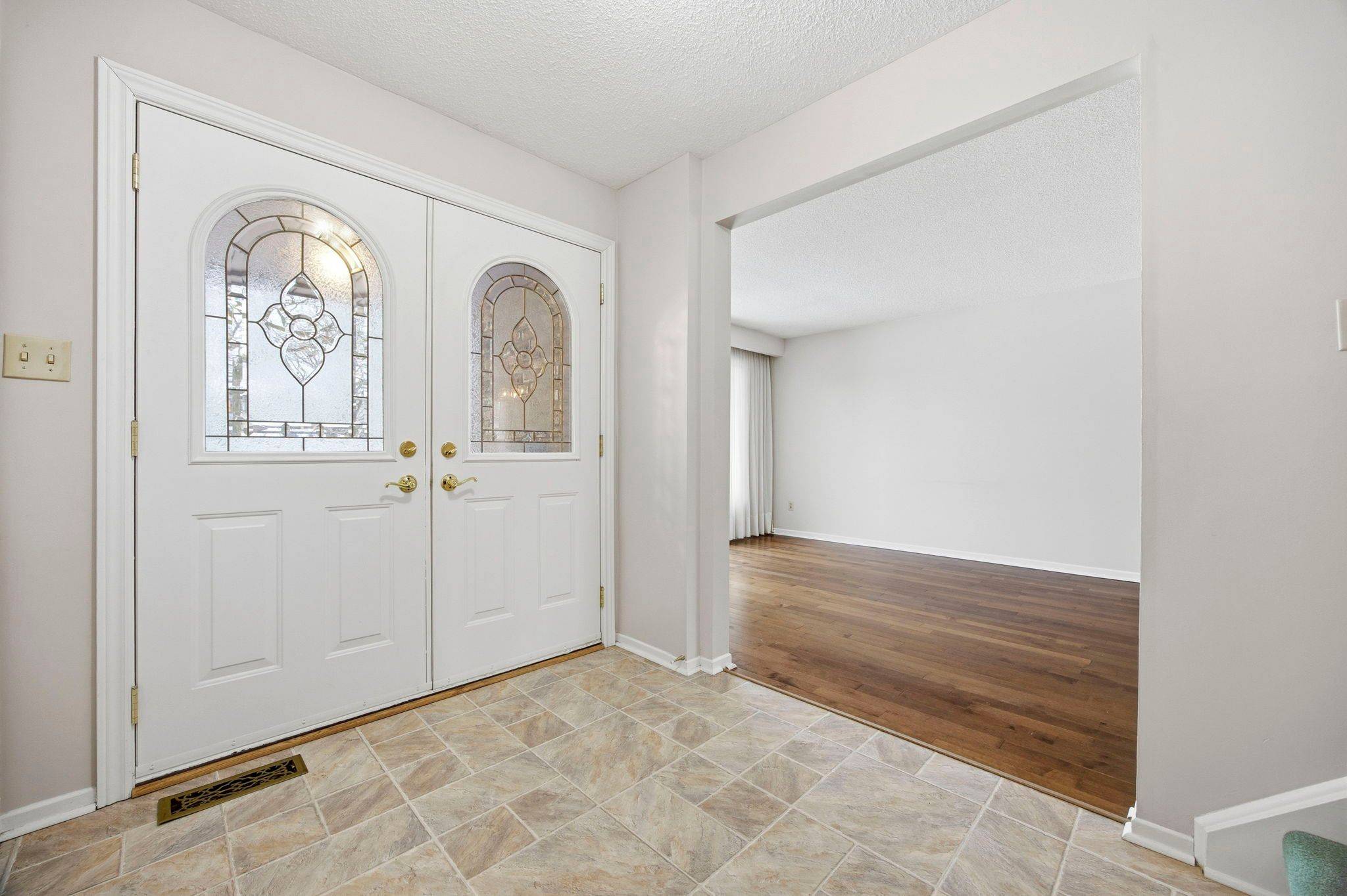 Mississauga, ON L5N 1Z5,7350 Bendigo CIR