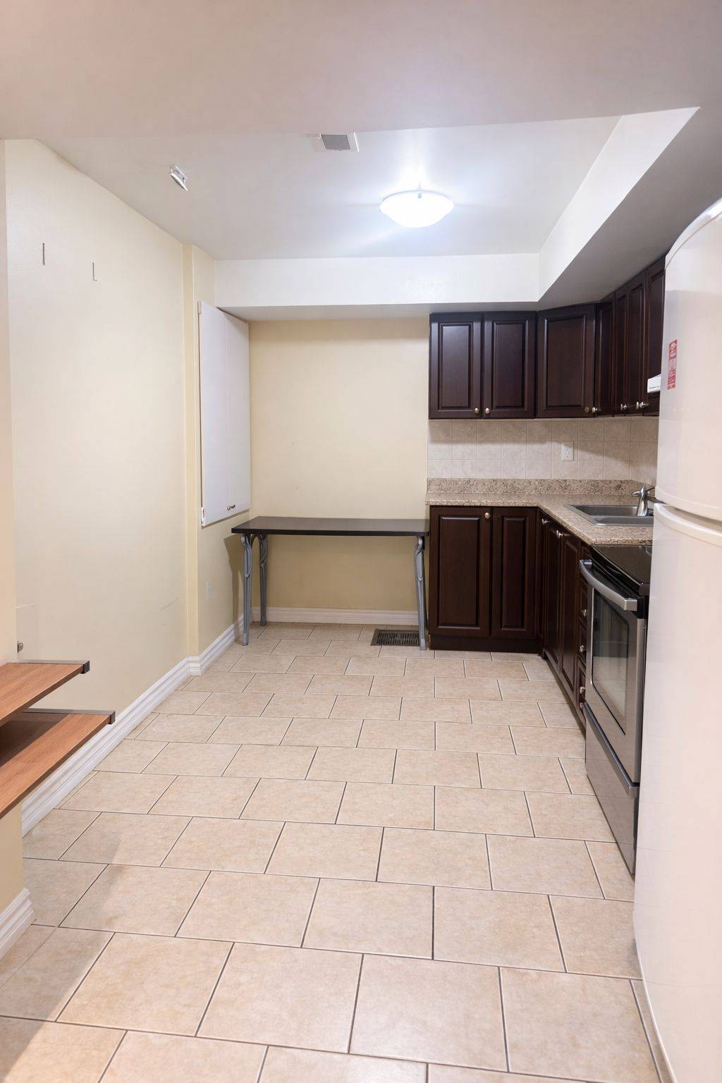 Toronto W10, ON M9W 6X4,3 Westowanis DR