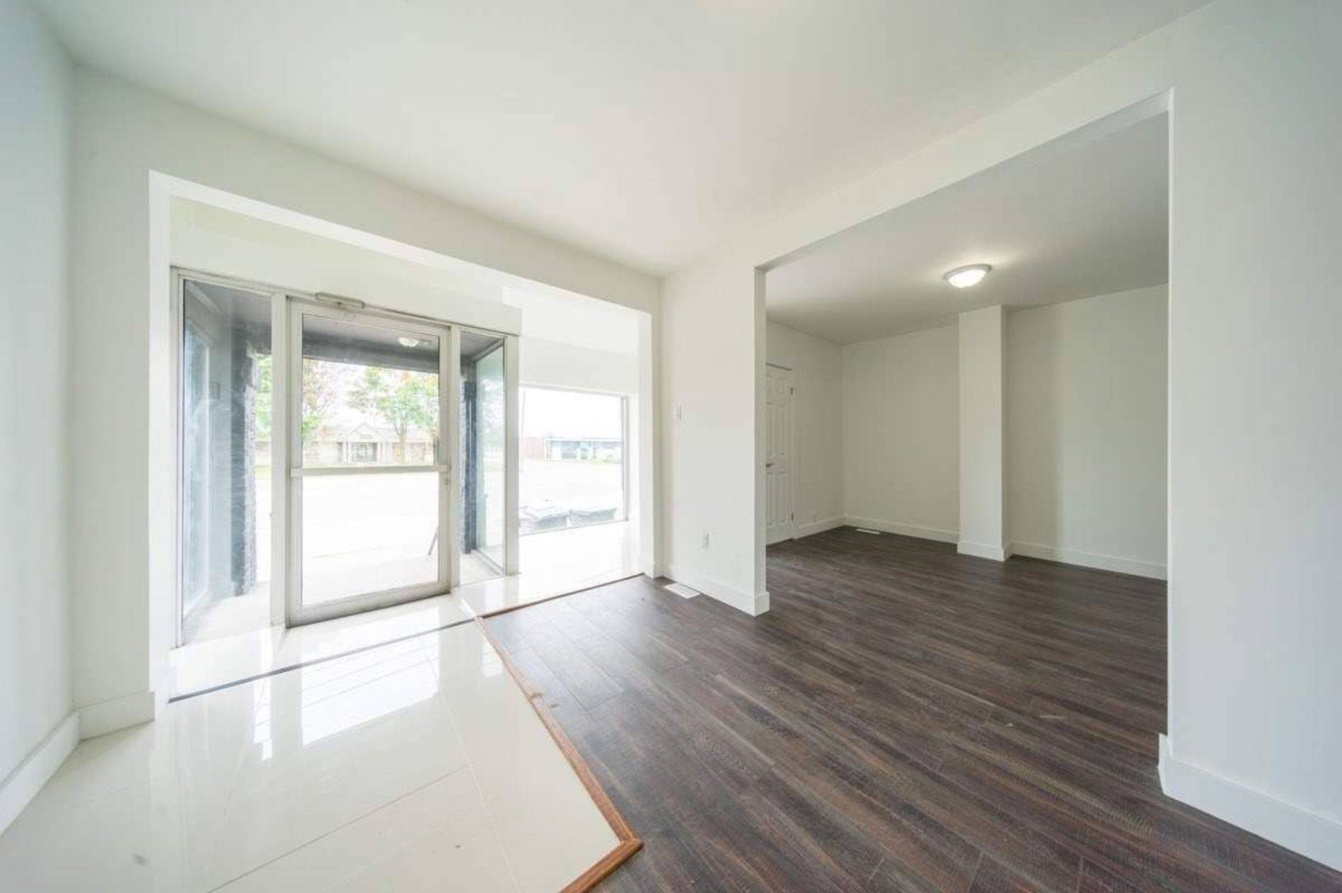 Mississauga, ON L5E 1E2,881 Lakeshore RD E