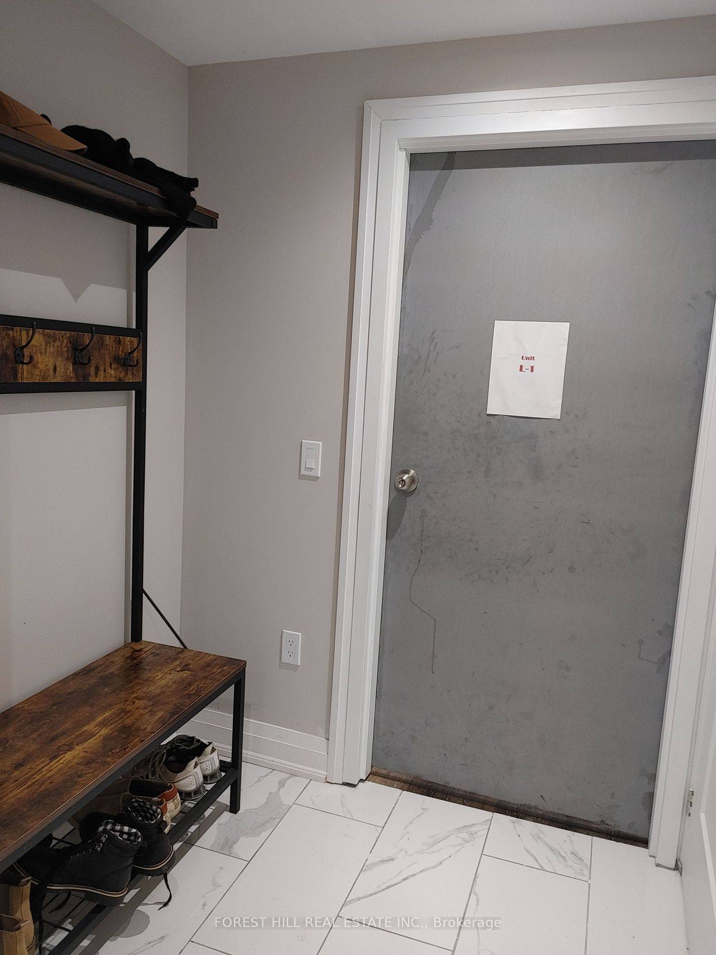 Oakville, ON L6H 1A4,181 North Service RD E #L-2