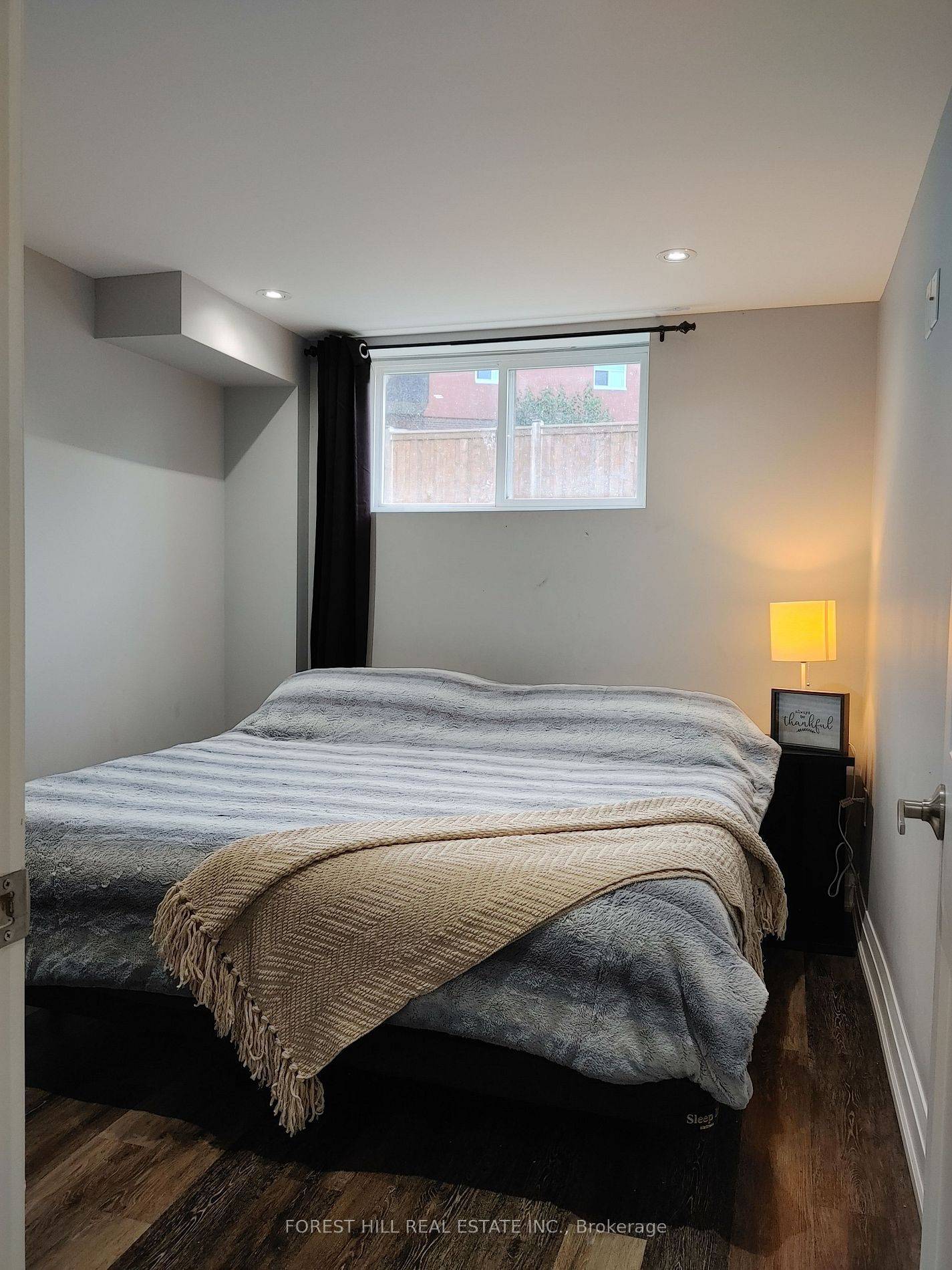 Oakville, ON L6H 1A4,181 North Service RD E #L-2