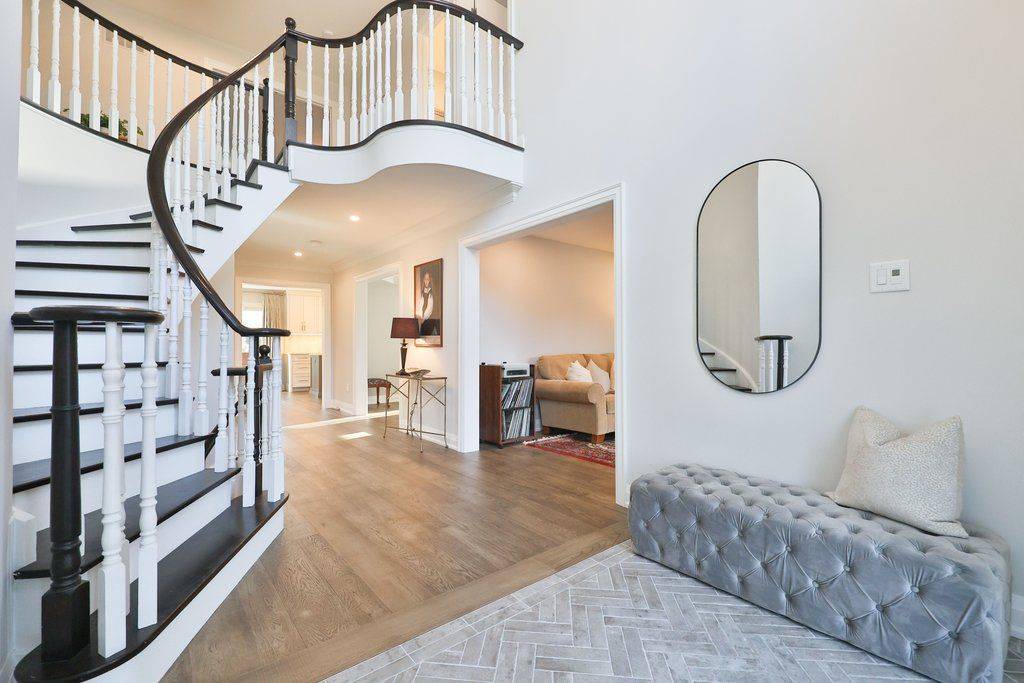 Burlington, ON L7M 4E9,4166 Susan CT