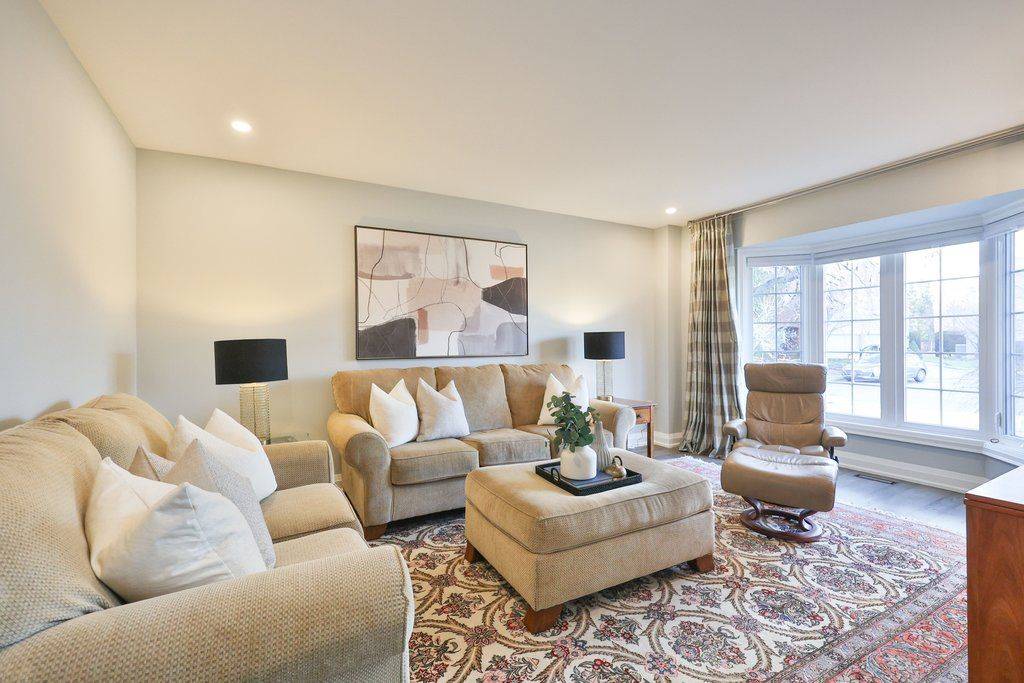 Burlington, ON L7M 4E9,4166 Susan CT