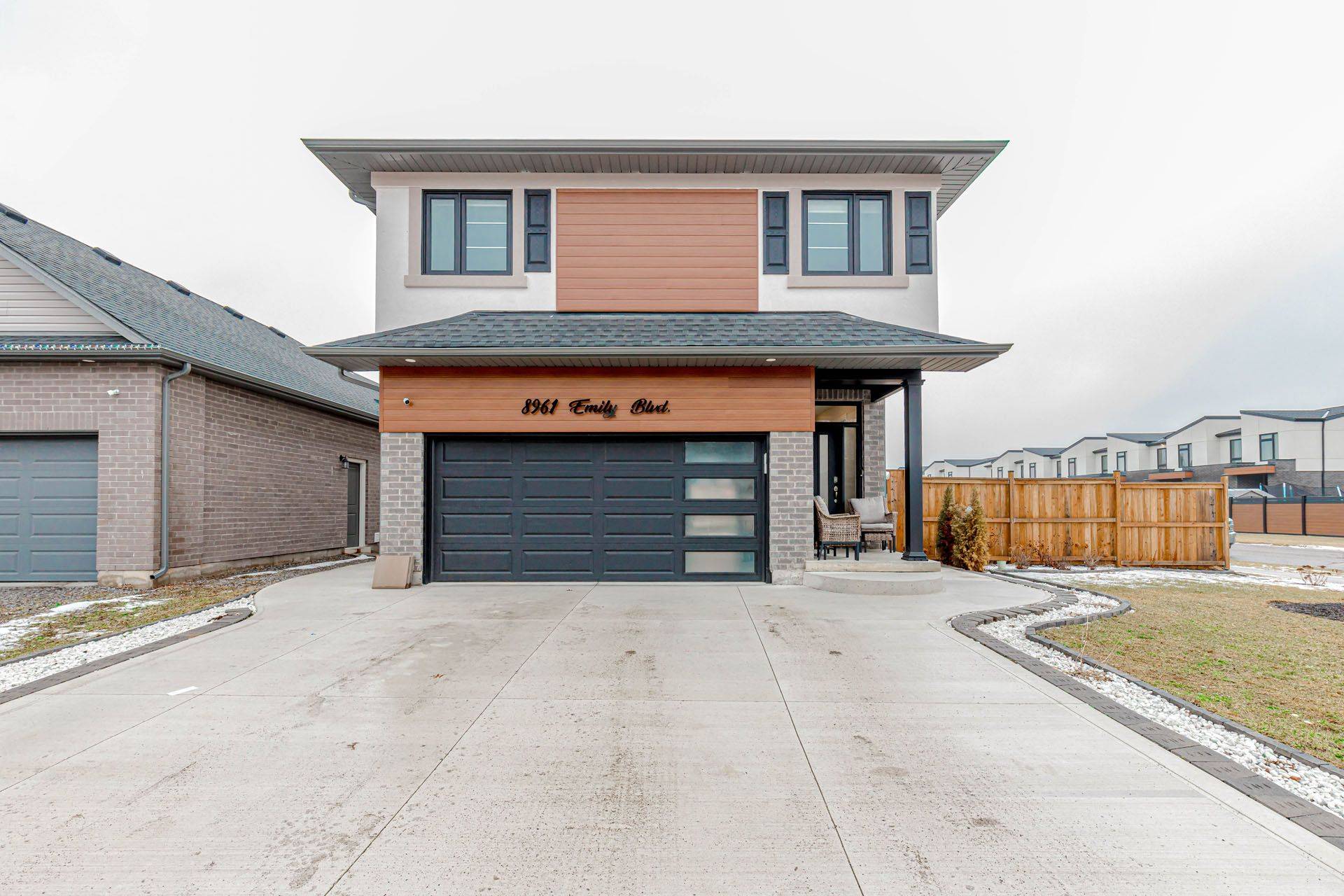 Niagara Falls, ON L2H 3T1,8961 Emily BLVD