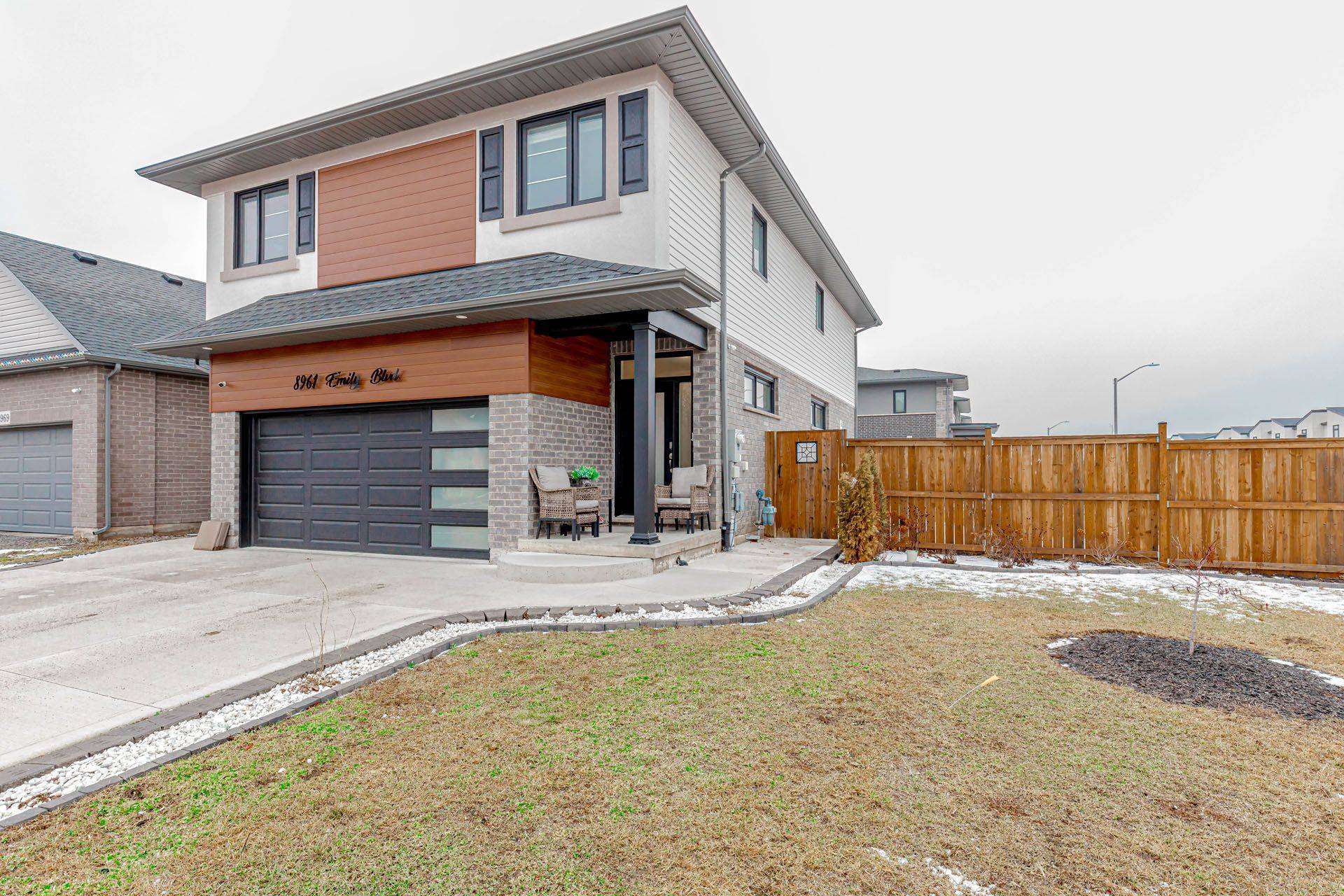 Niagara Falls, ON L2H 3T1,8961 Emily BLVD