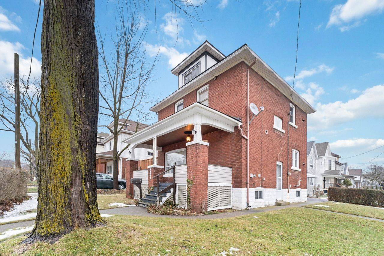 Niagara Falls, ON L2E 4V6,5322 Heywood AVE