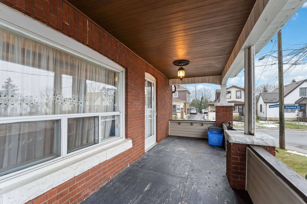 Niagara Falls, ON L2E 4V6,5322 Heywood AVE