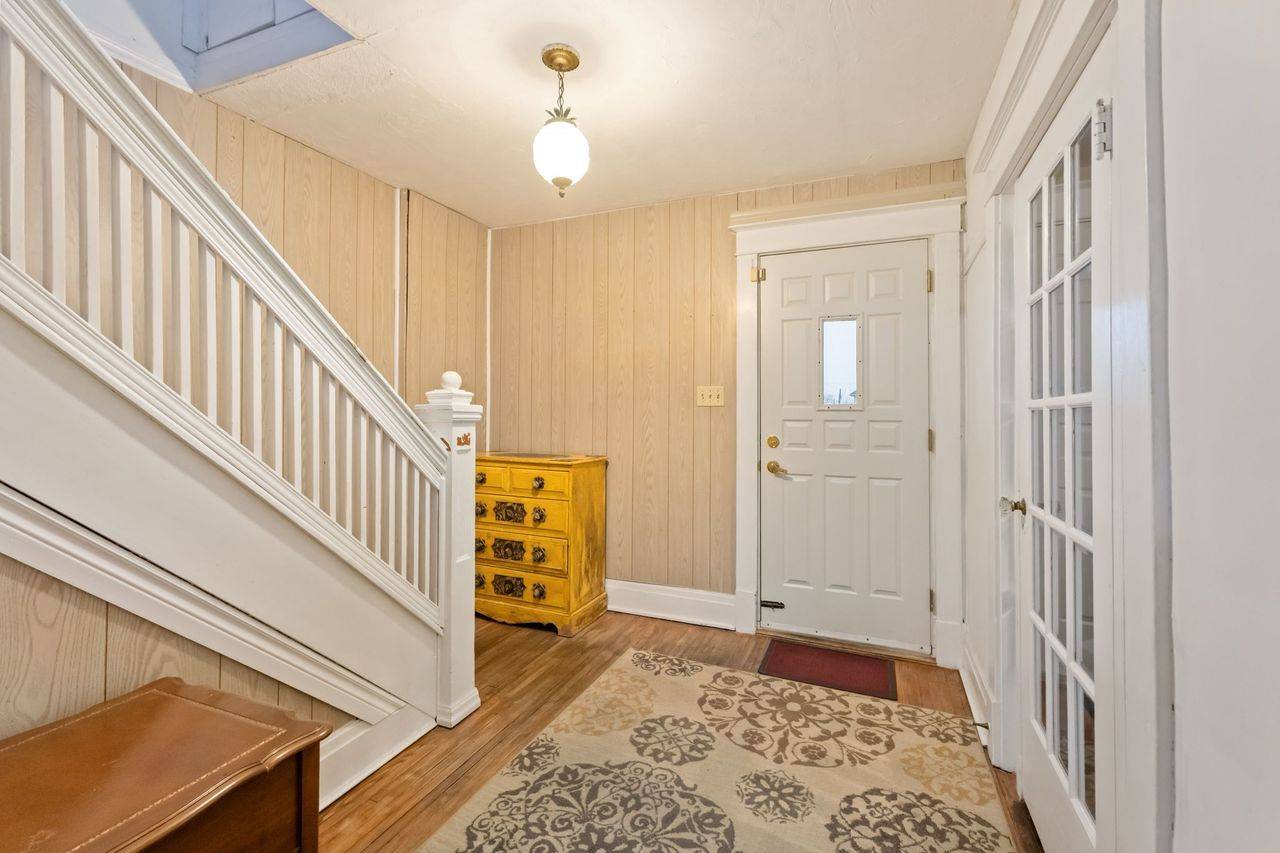 Niagara Falls, ON L2E 4V6,5322 Heywood AVE