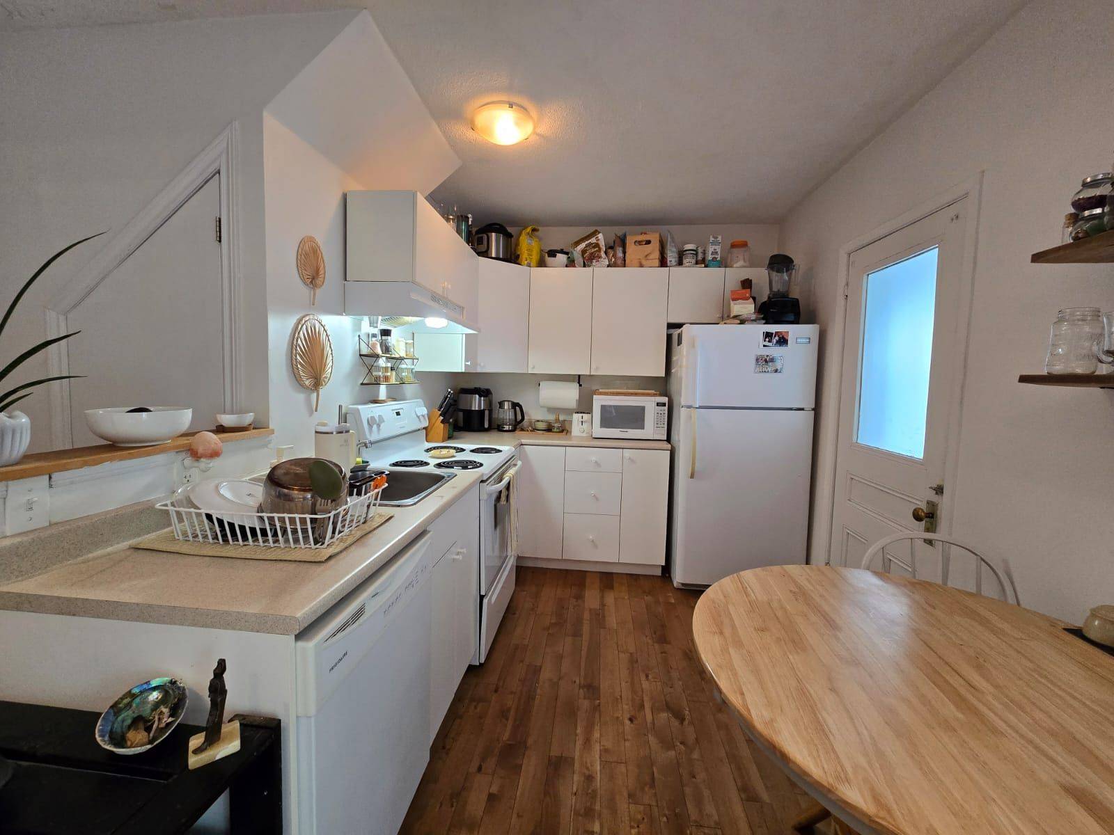 Ottawa Centre, ON K1R 5X8,519 Lyon ST N #2