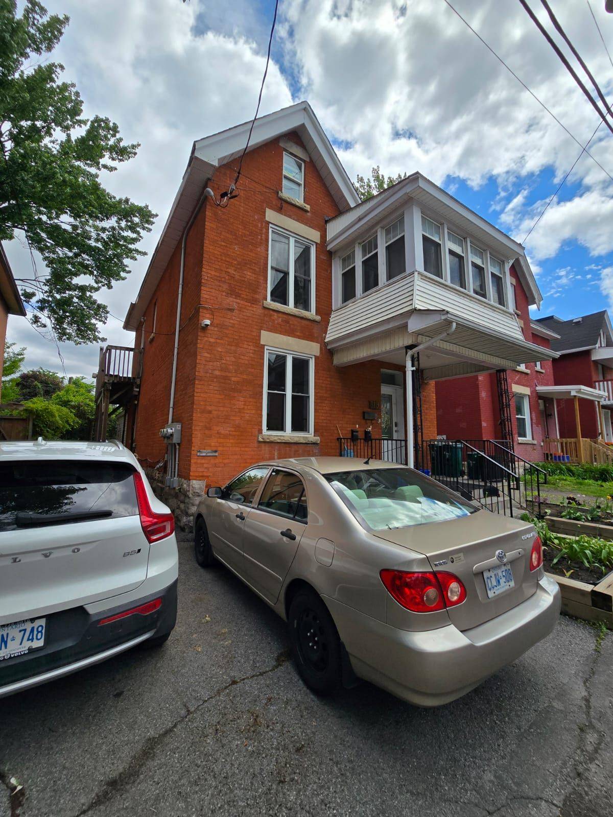 Ottawa Centre, ON K1R 5X8,519 Lyon ST N #2