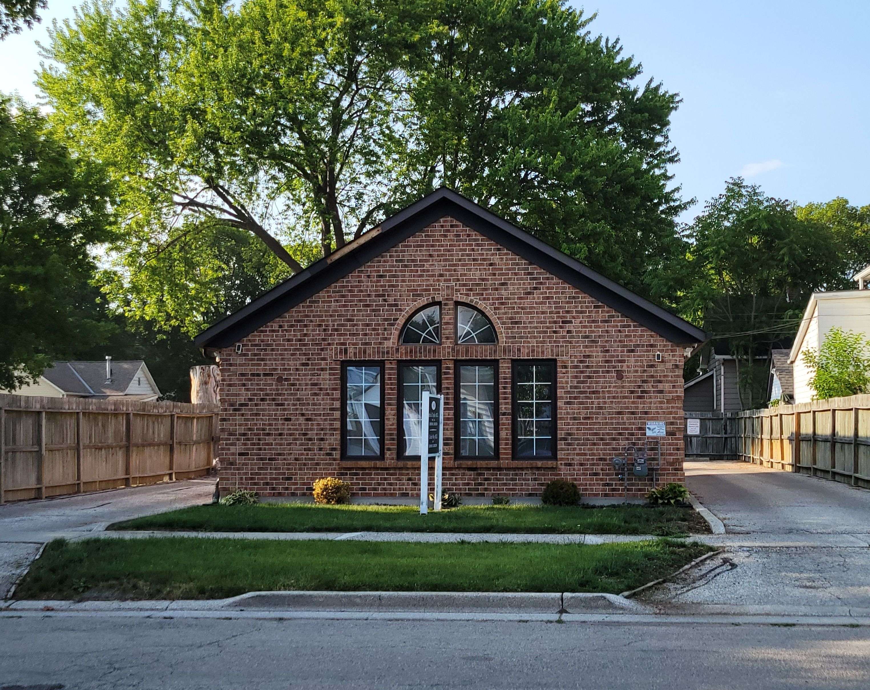 Sarnia, ON N7T 4V8,140 Cameron ST