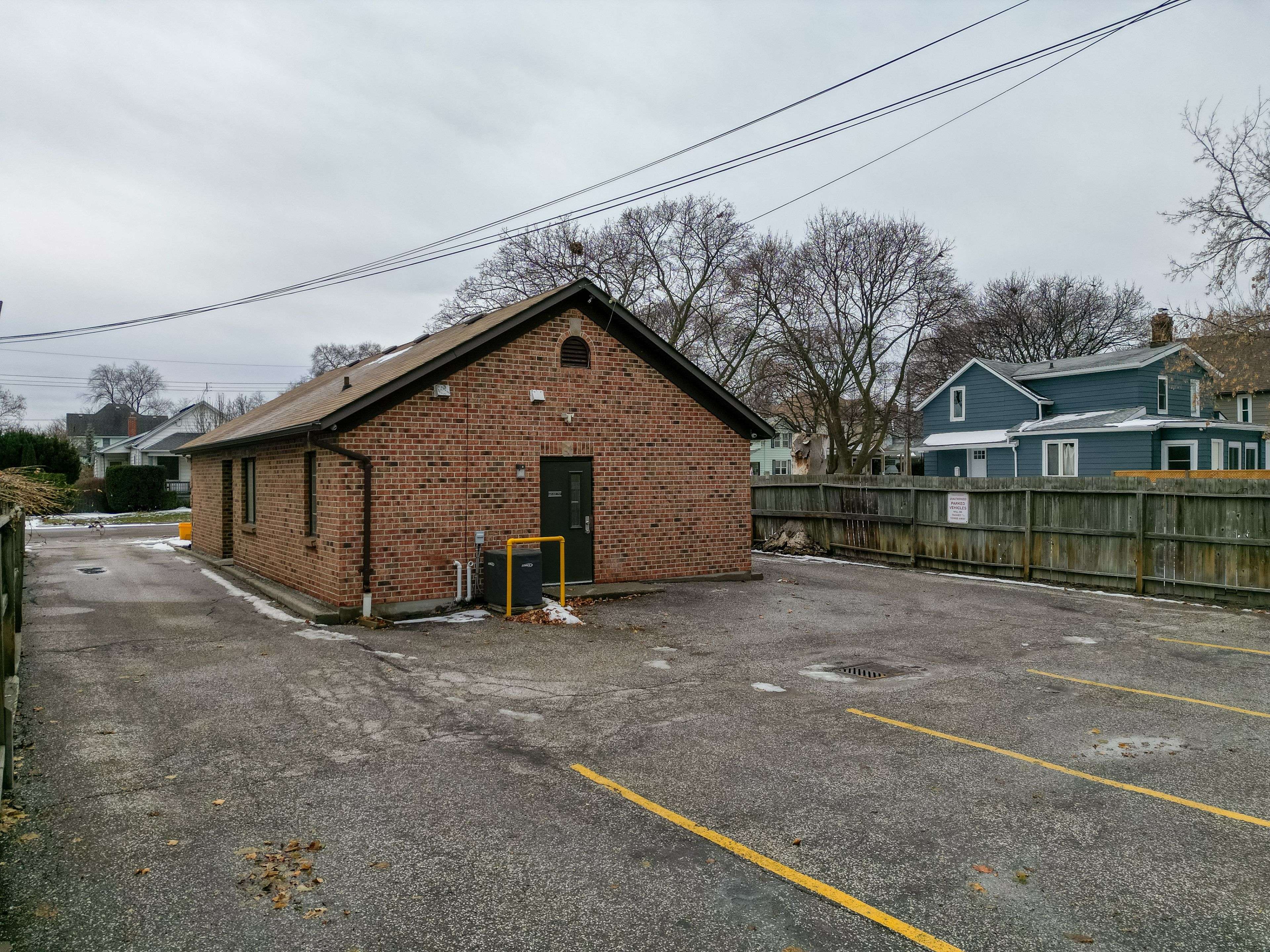Sarnia, ON N7T 4V8,140 Cameron ST