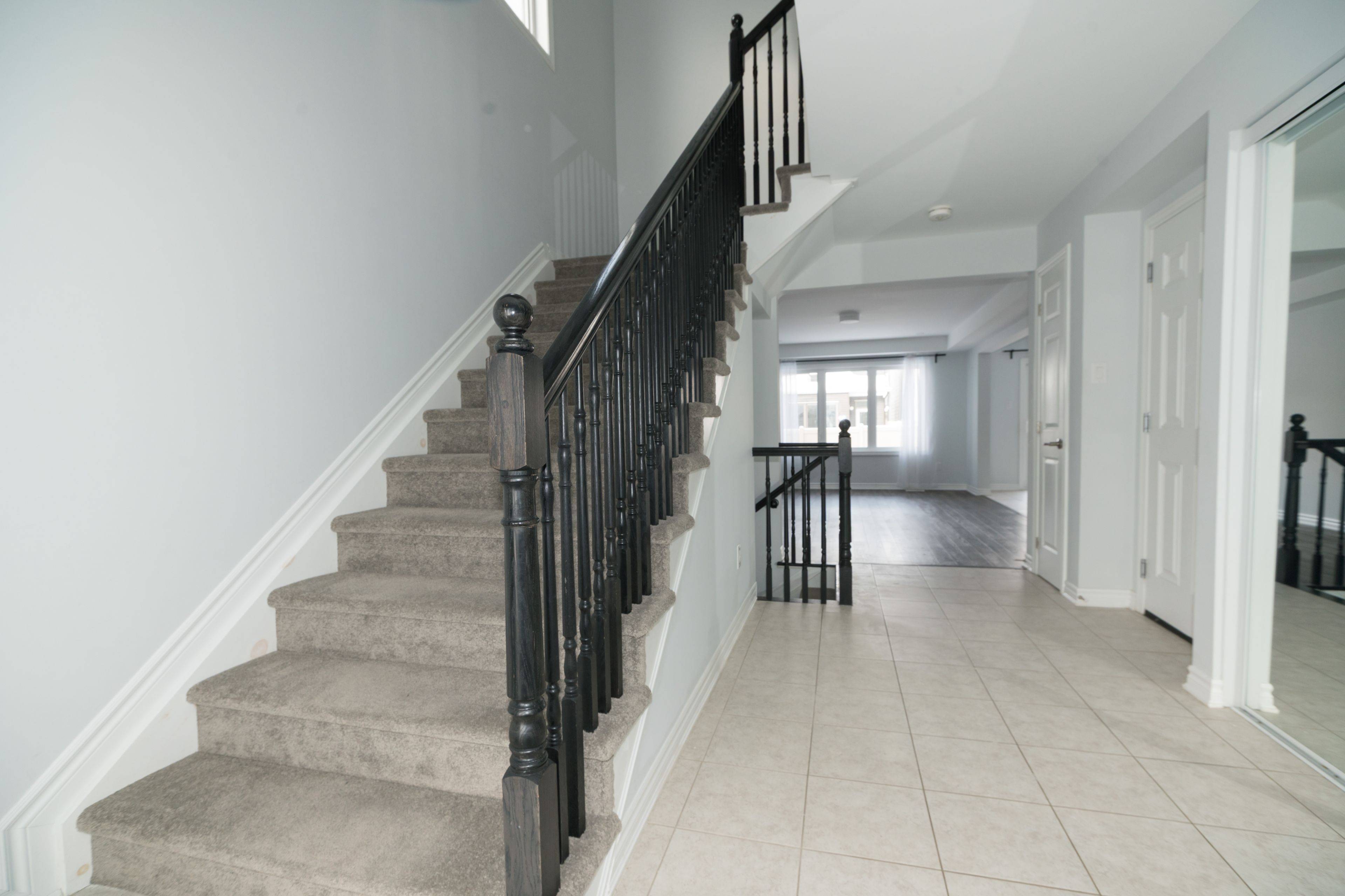 Stittsville - Munster - Richmond, ON K2S 2Y9,754 DERREEN AVE