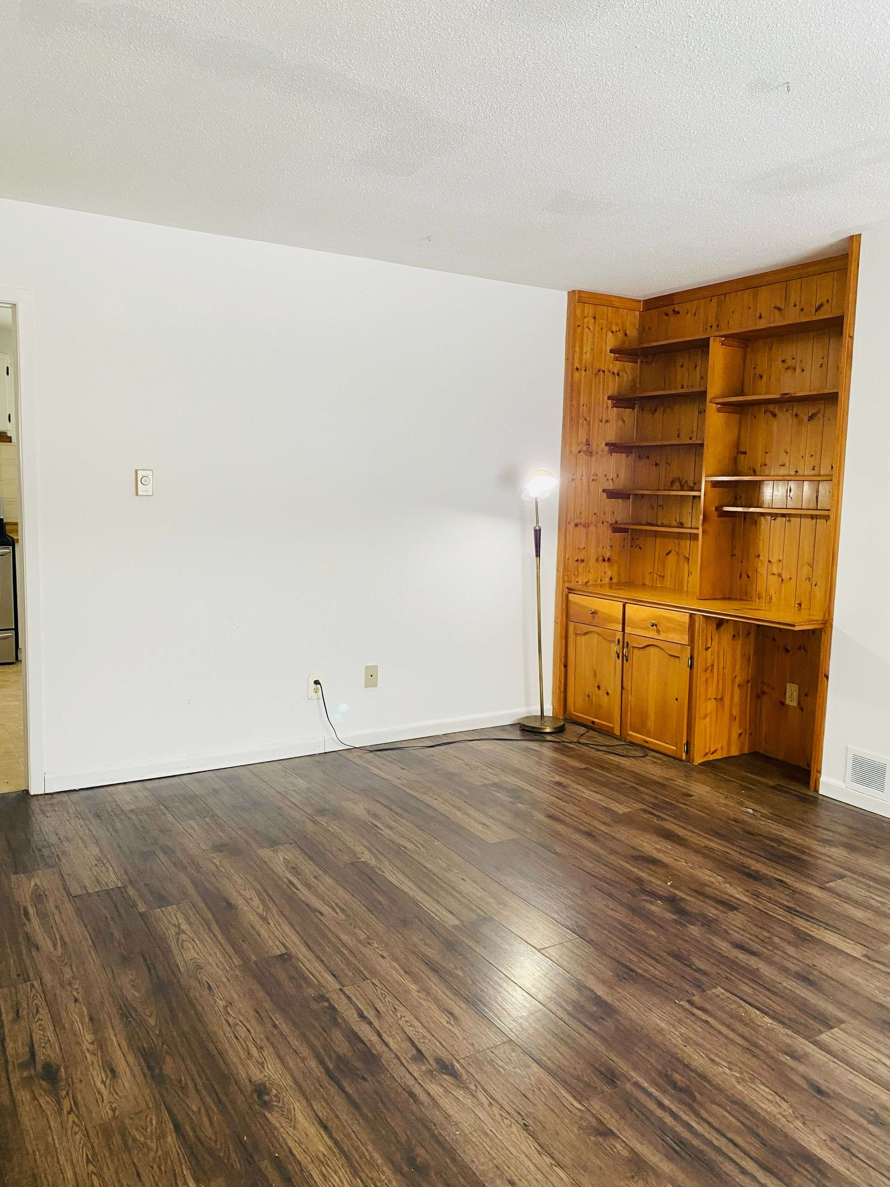 London East, ON N5V 3H6,1775 Culver DR #242