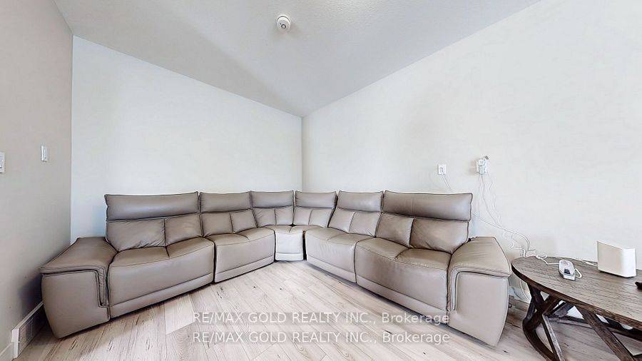 London North, ON N6H 0J7,997 West Village SQ