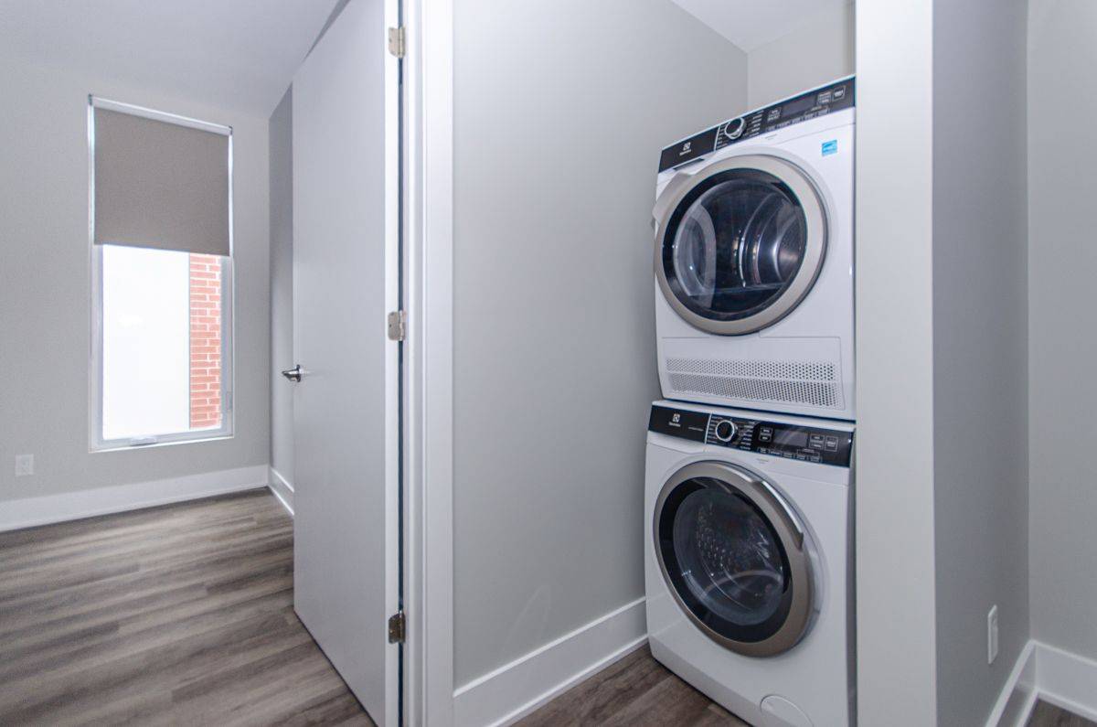 Carlington - Central Park, ON K1Z 8G7,1295 Summerville AVE #303