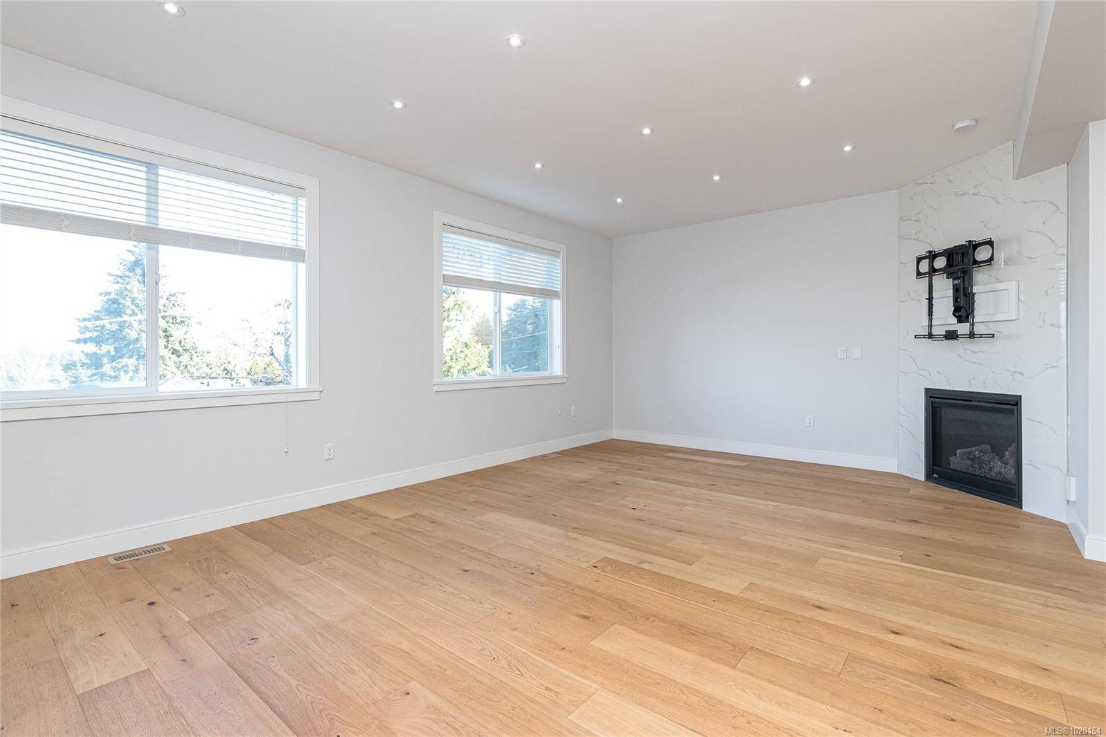 Langford, BC V9C 2P4,914 Peace Keeping Cres