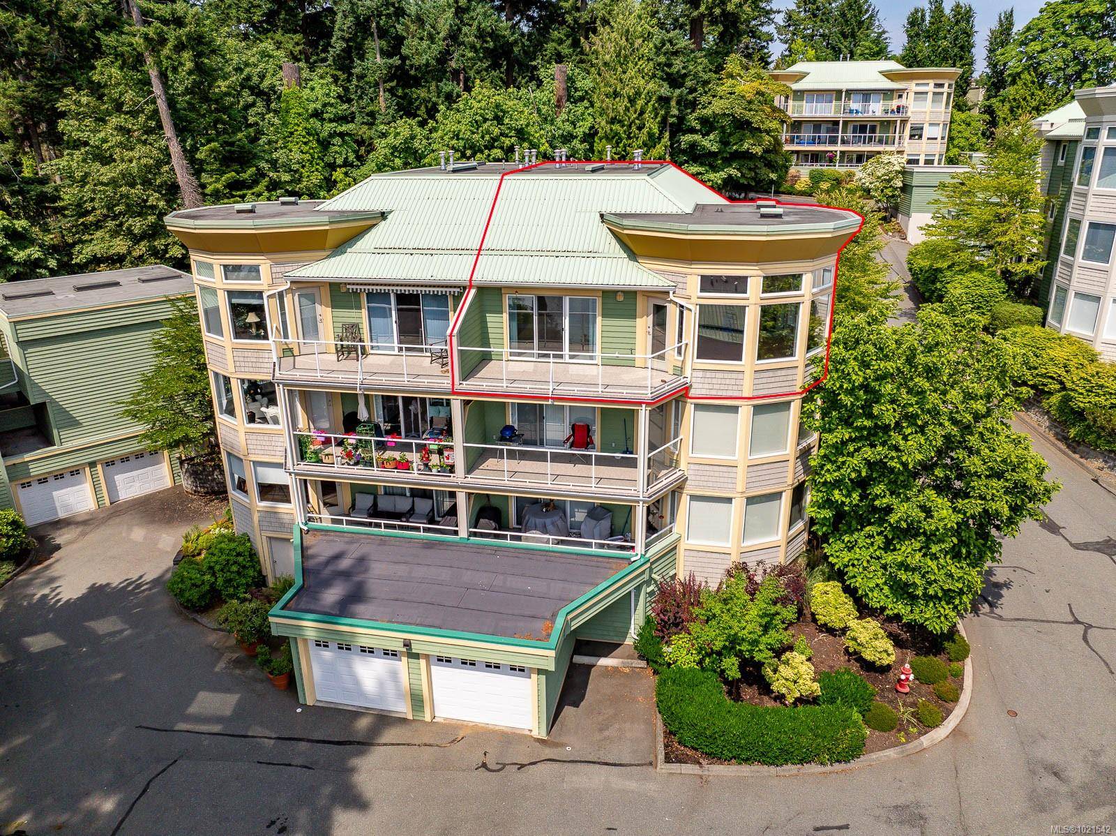 Comox, BC V9M 1X6,2275 Comox Ave #412
