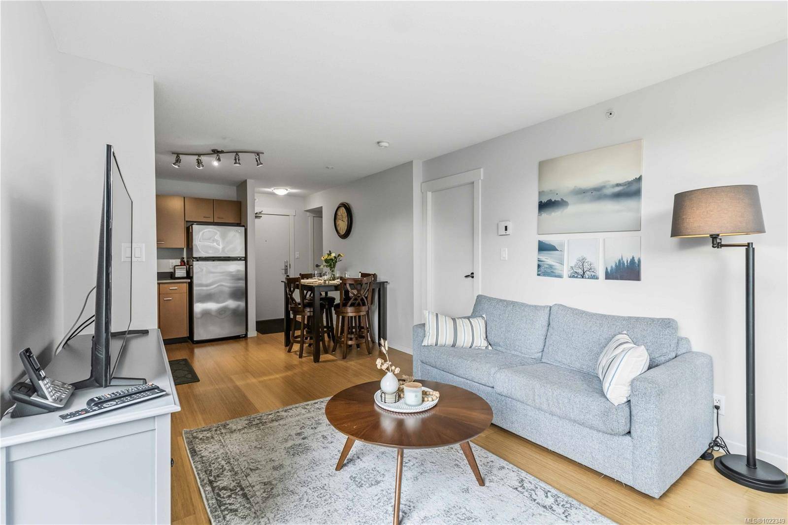 Victoria, BC V8W 4A4,751 Fairfield Rd #207