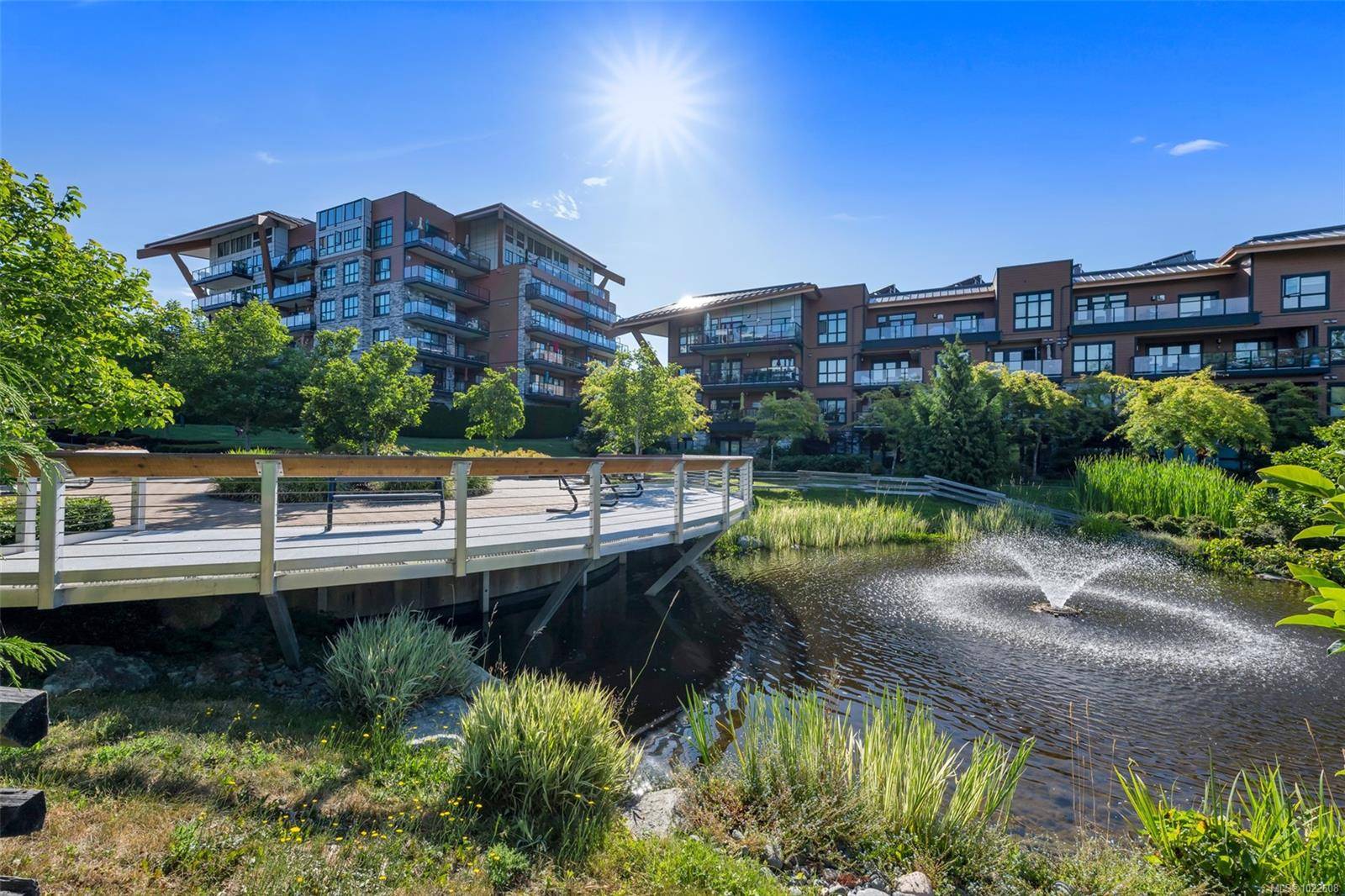 Saanich, BC V8Z 0E4,747 Travino Lane #201