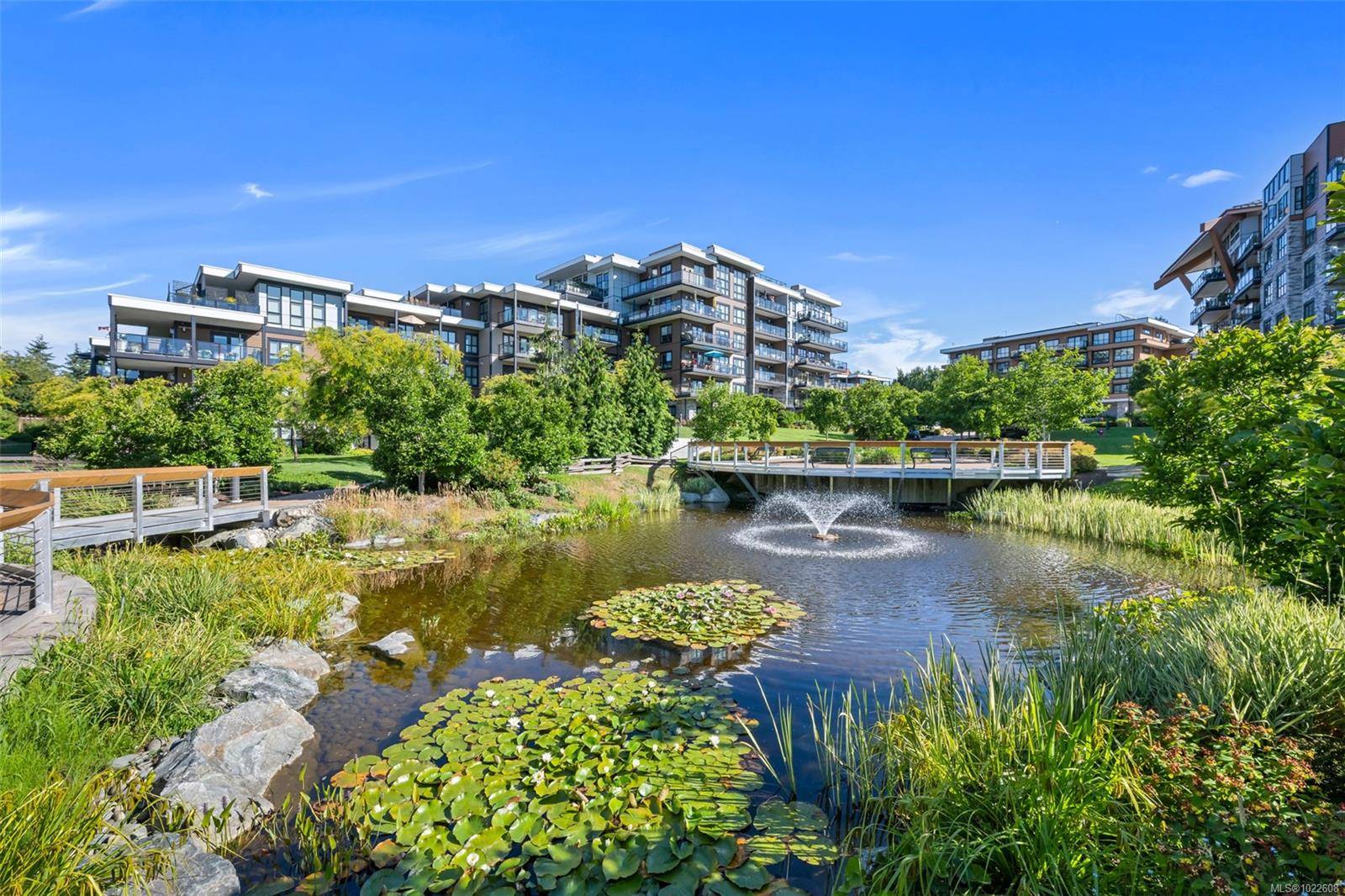 Saanich, BC V8Z 0E4,747 Travino Lane #201