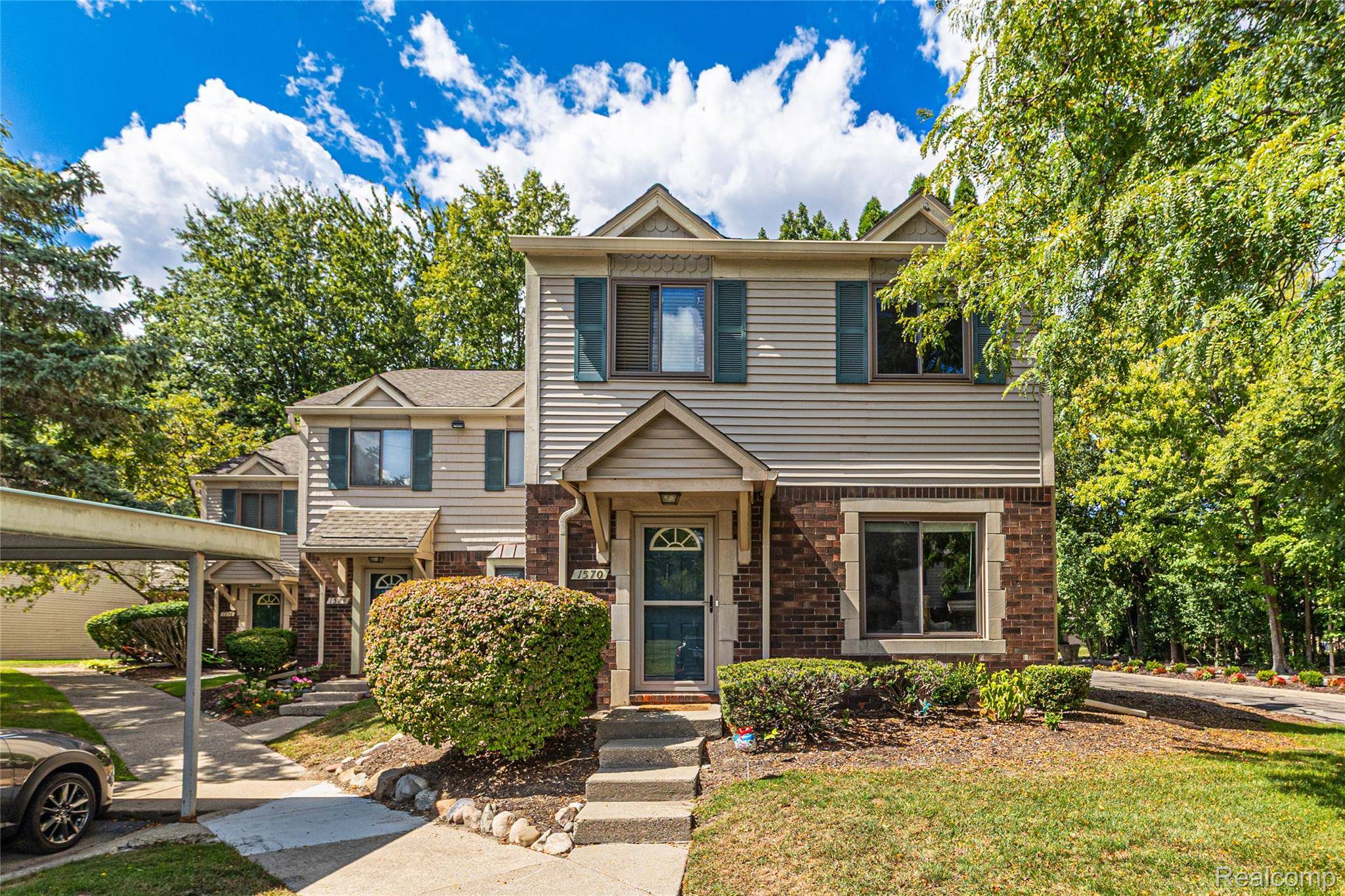 Rochester Hills, MI 48309,1570 Streamwood CT