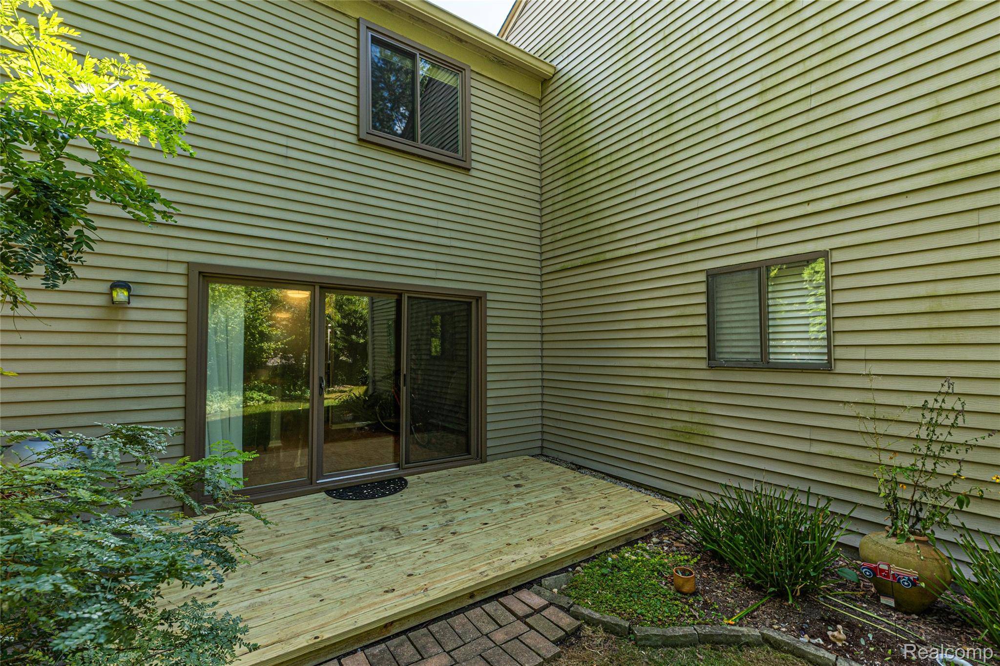 Rochester Hills, MI 48309,1570 Streamwood CT