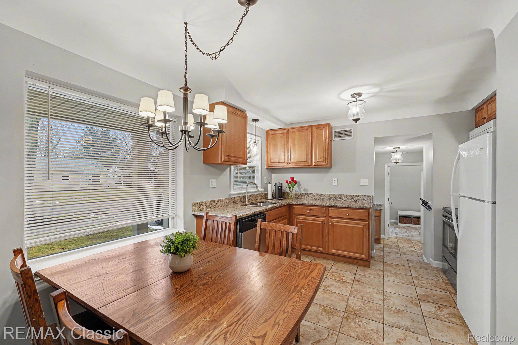 Farmington, MI 48336,23072 Lilac ST