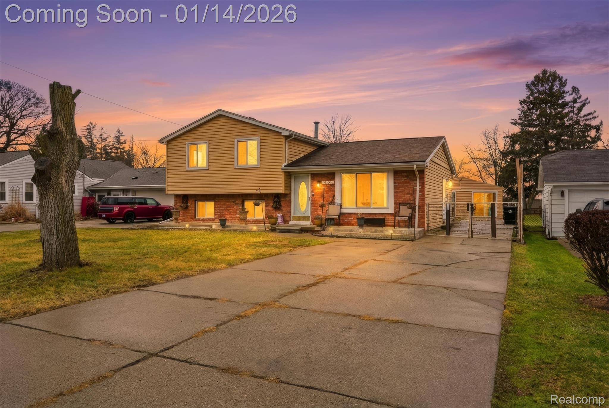 Redford, MI 48239,13575 Mercedes