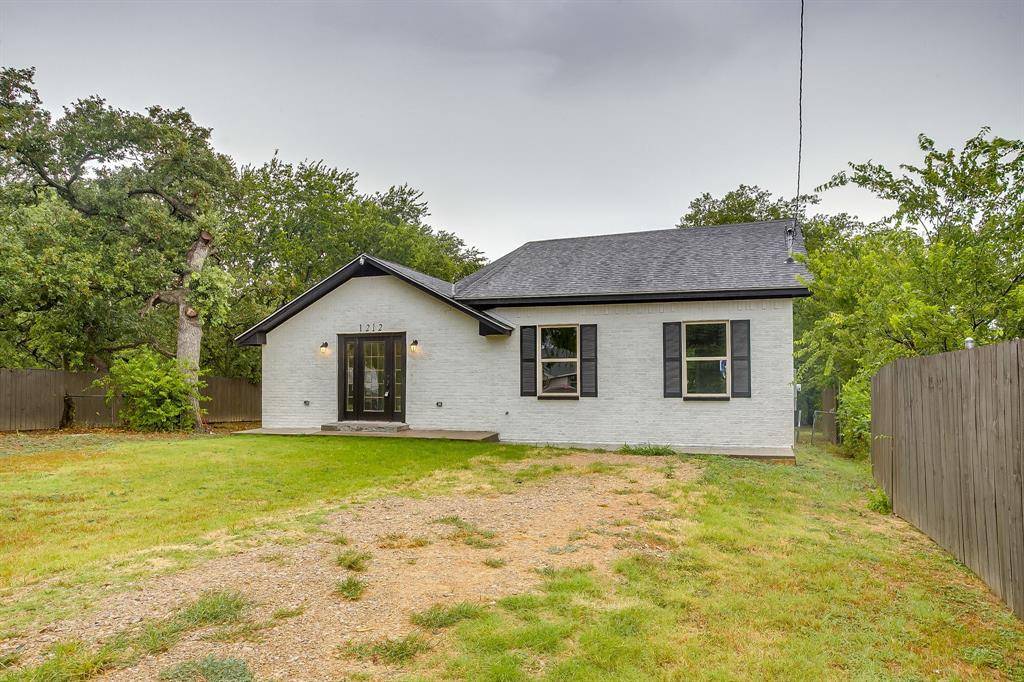 Bowie, TX 76230,1212 Hulme Street