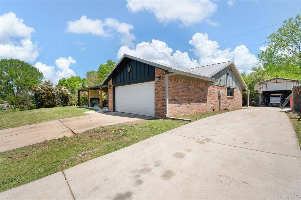 Joshua, TX 76058,811 Ridgeway Road