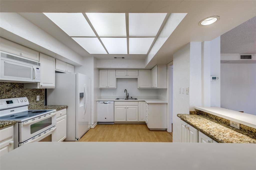 Dallas, TX 75248,5200 Keller Springs Road #824