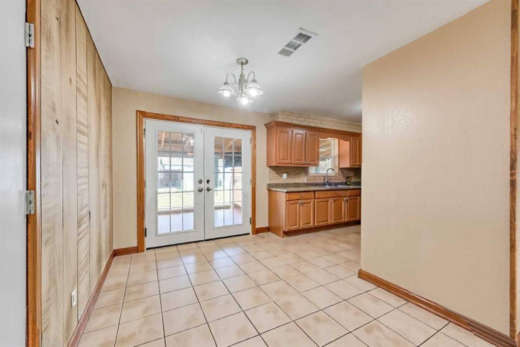 Hurst, TX 76053,628 Elm Street