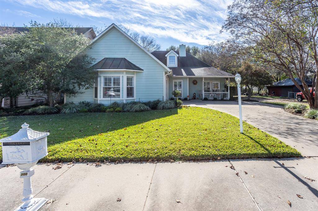 Lancaster, TX 75146,300 E REDBUD Lane