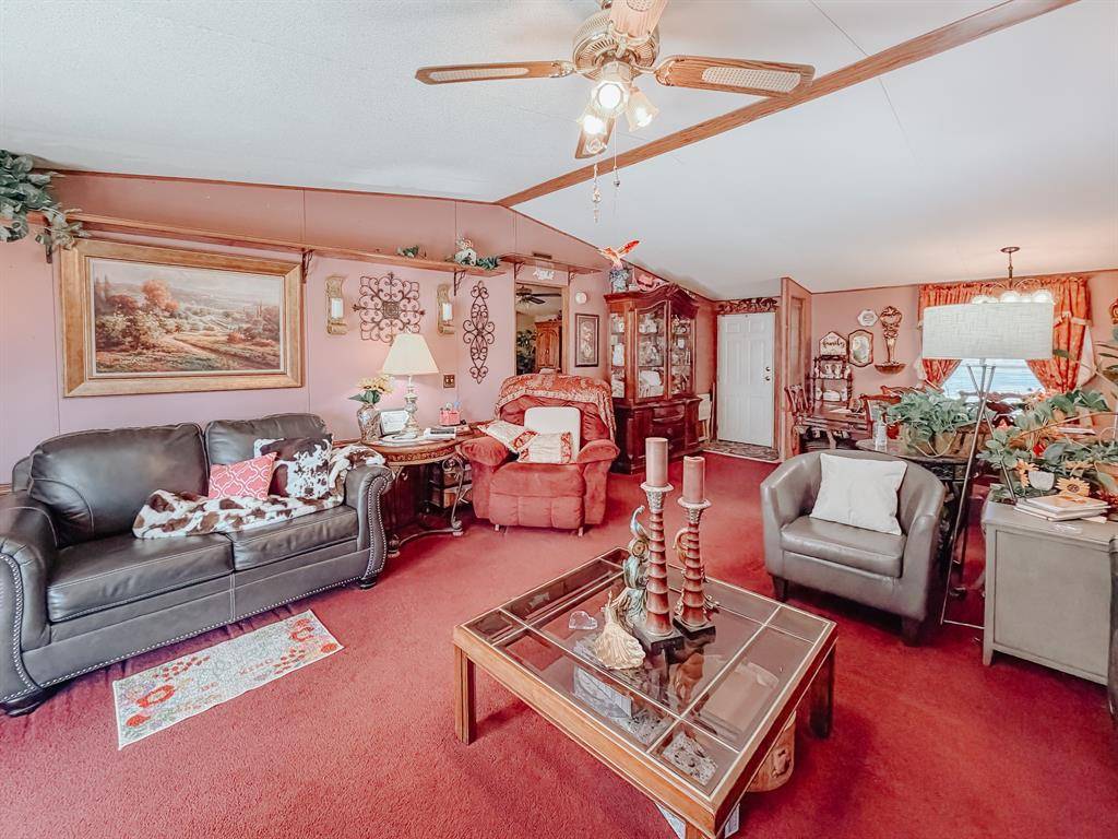 Kerens, TX 75144,1231 County Road 2120