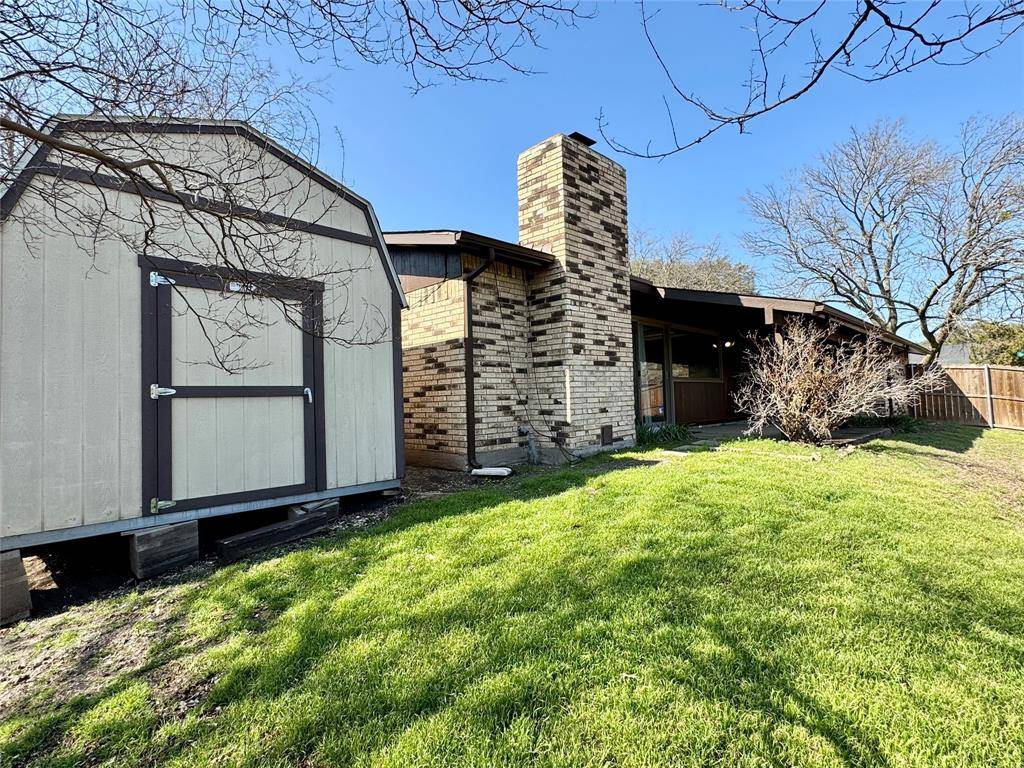 Dallas, TX 75249,7302 Hardwood Trail