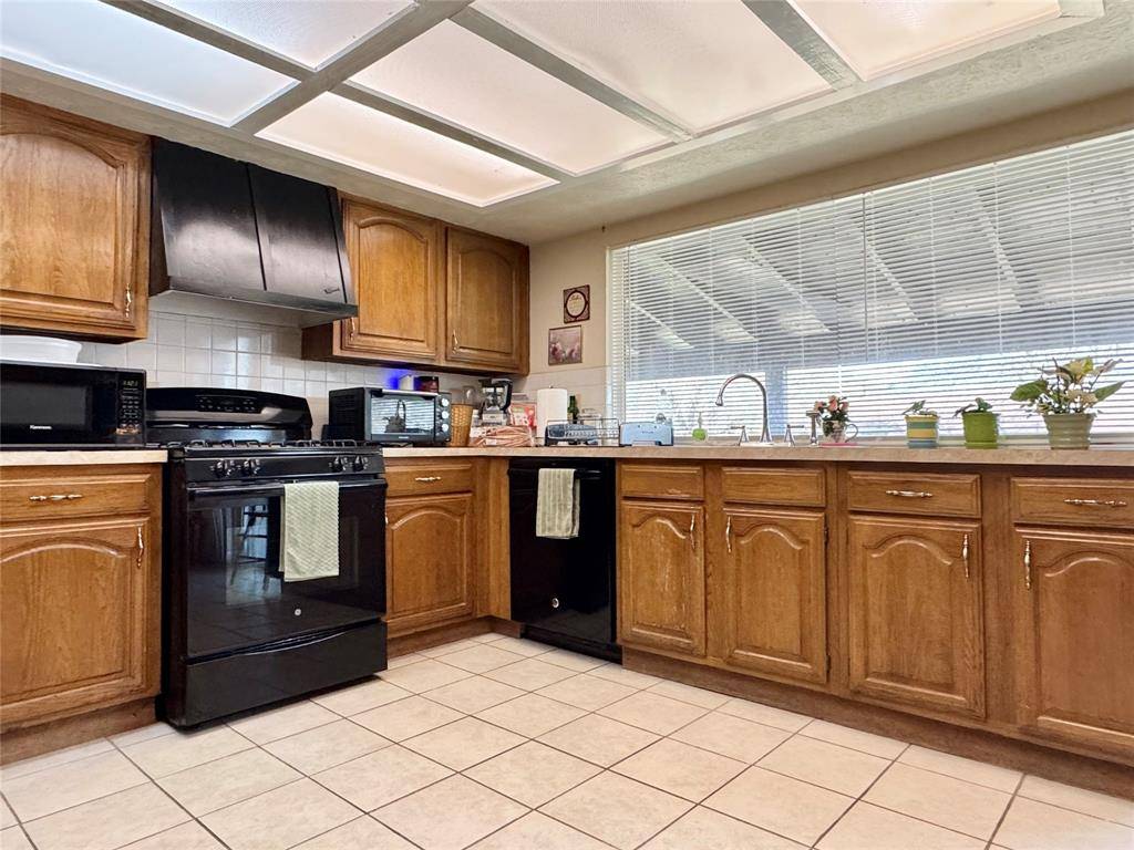 Dallas, TX 75249,7302 Hardwood Trail