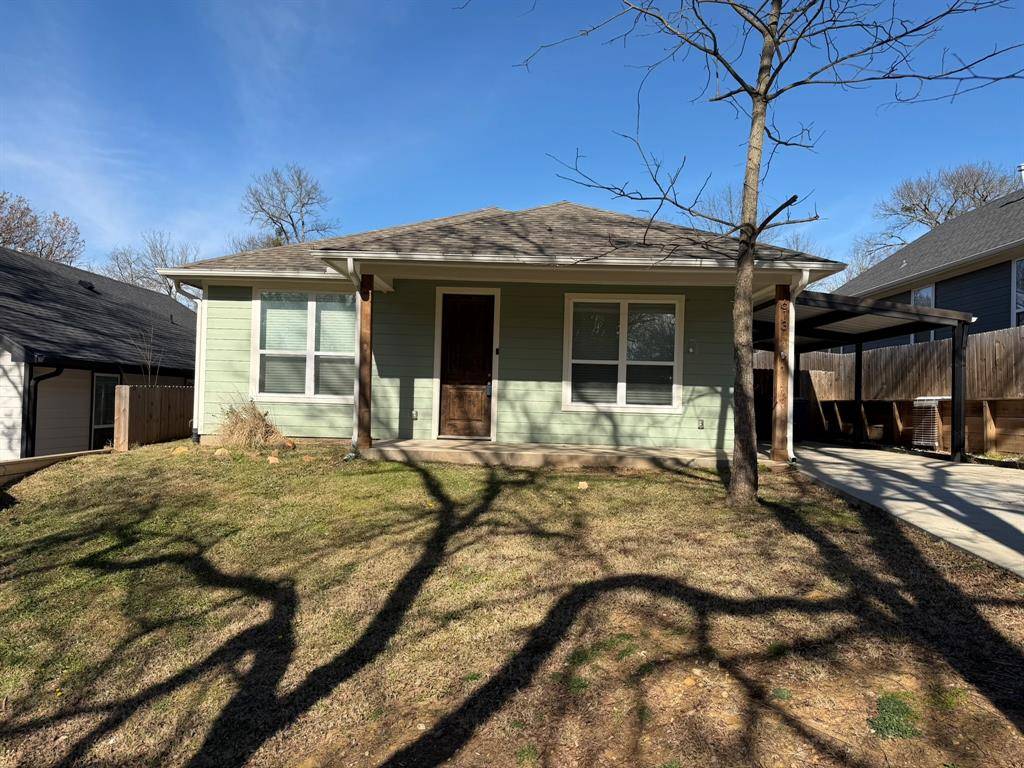 Denison, TX 75020,613 W Parnell