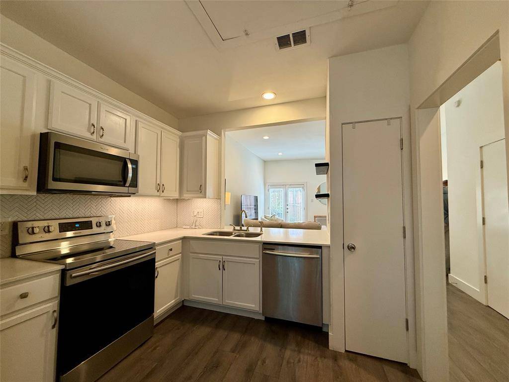 Dallas, TX 75219,2807 Throckmorton Street #106