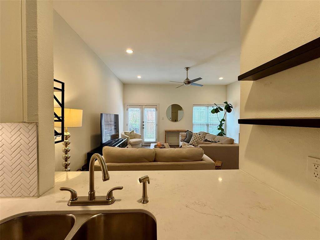 Dallas, TX 75219,2807 Throckmorton Street #106