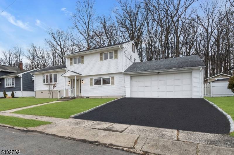 Totowa Boro, NJ 07512,183 Winifred Dr