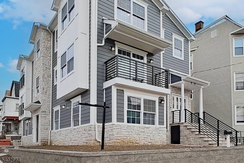 Newark City, NJ 07106,71 Lindsley Ave