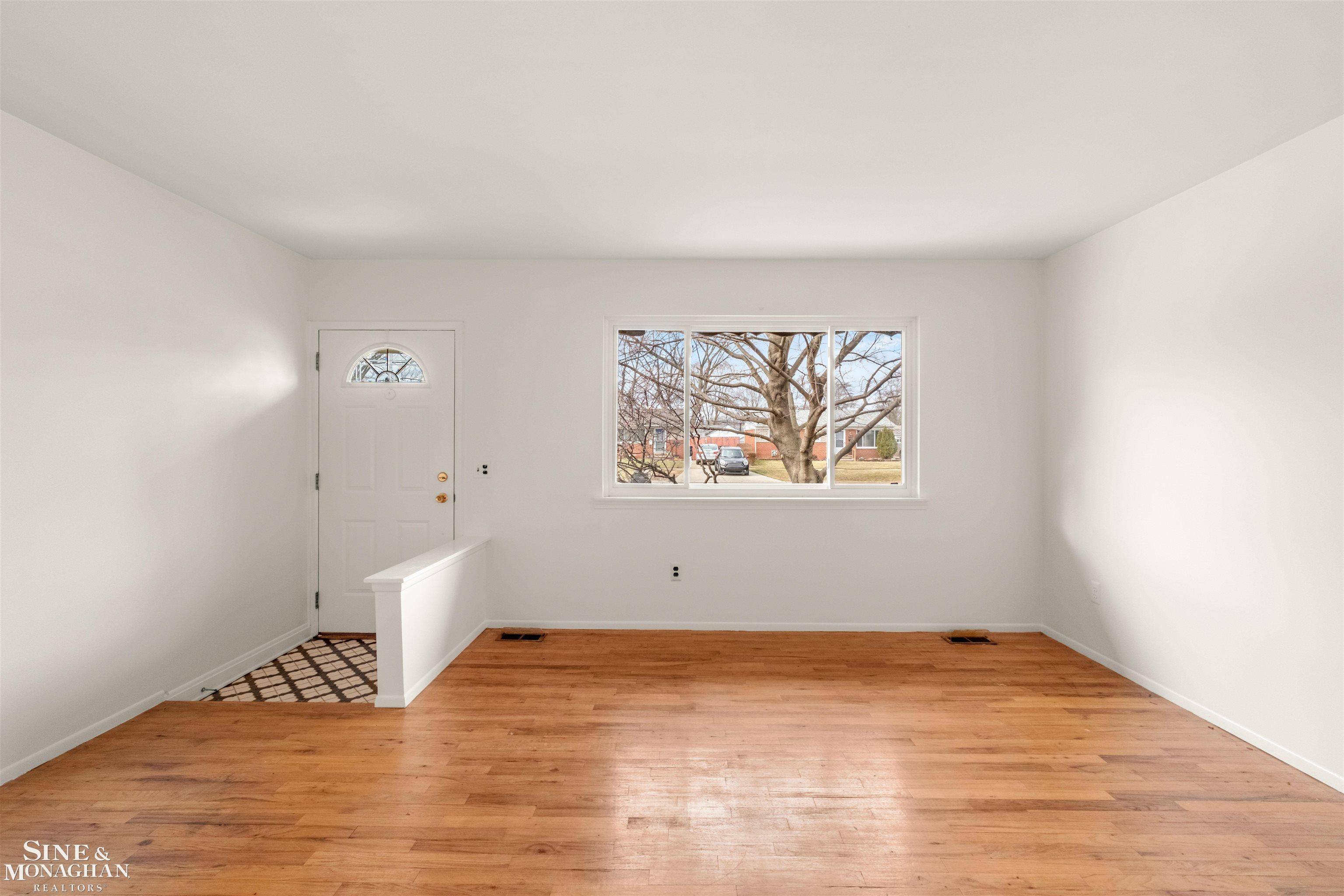 Clinton Township, MI 48035,34138 Beaconsfield ST