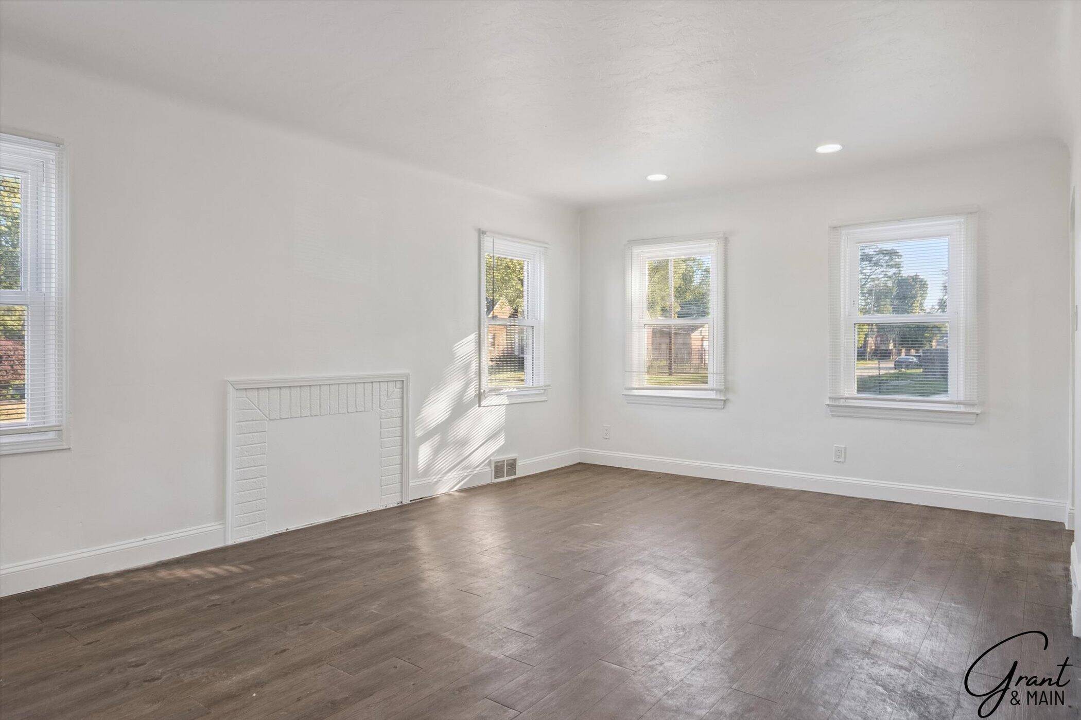 Detroit, MI 48227,15375 Sussex ST